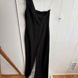 Chic Black One-Shoulder Jumpsuit
